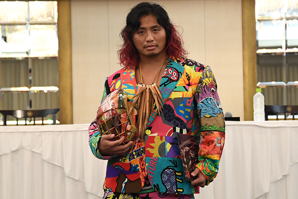 Wato Holds the Bag at Four Way Press Conference 【WK17】 | NEW 