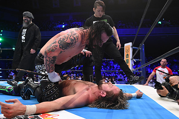El Phantasmo é expulso do Bullet Club no NJPW Sakura Genesis
